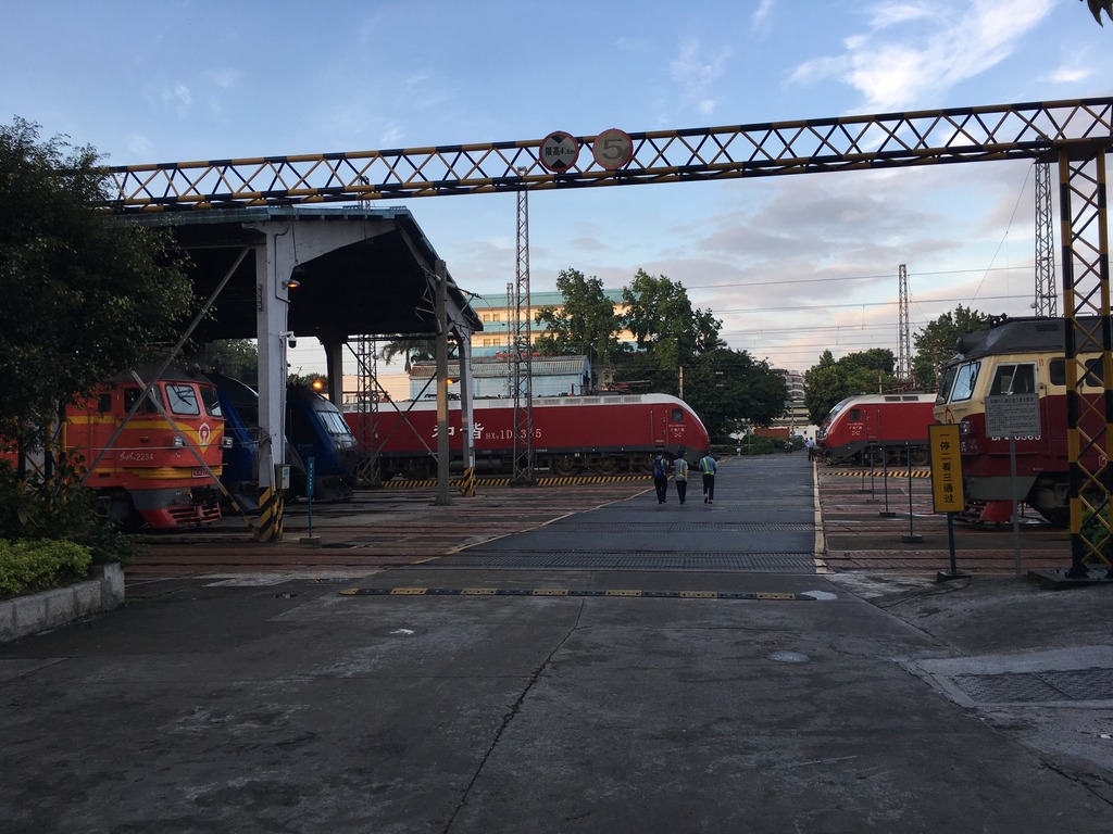 <h4>'3B437220-0D86-474C-A31B-097C4A003F97_zpshckpj124' 4032 x 3024 | iPhone 6s | 2017-05-24 18:25:33</h4>